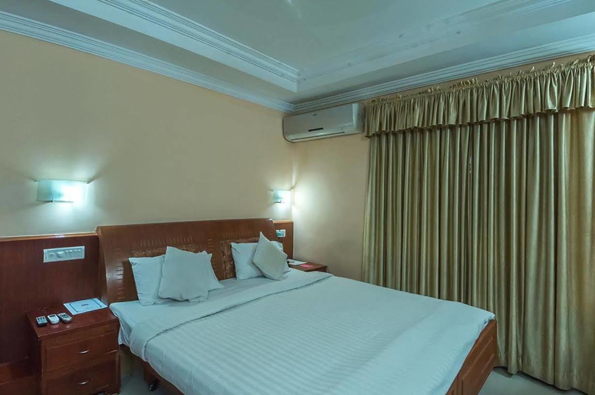 Hotel Kpm Regency Palakkad Exteriér fotografie